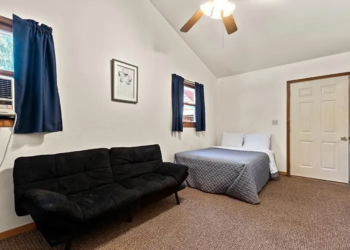 Harney Camp Cabins