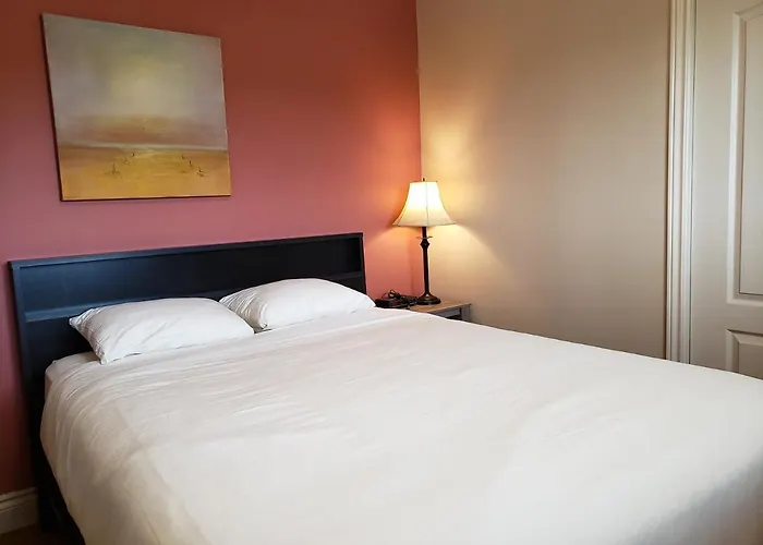 Parlee Beach Motel