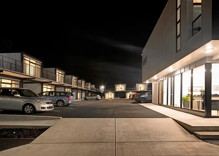 The Com Plex Motel