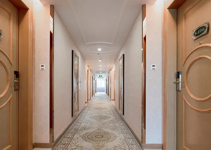 Vienna Hotel Qingyuan Yingde Guangming Road