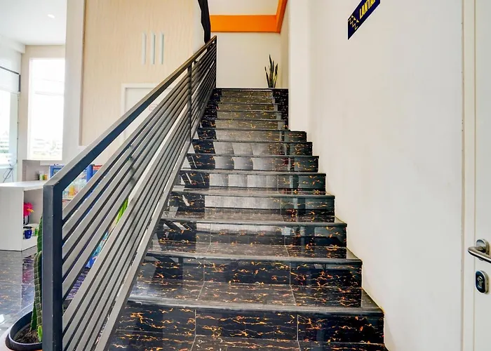 Lg Hotel Jember By Calli Rooms