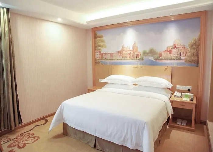 Vienna Hotel Qingyuan Yingde Guangming Road