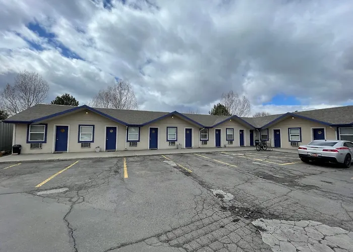Mac'S Motel