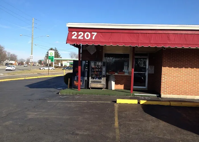 Relax Inn- Springfield