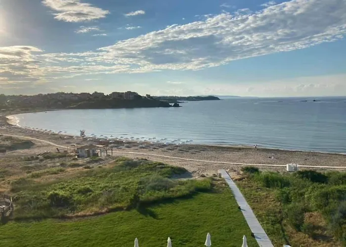 Toma'S Residence - Front Beach