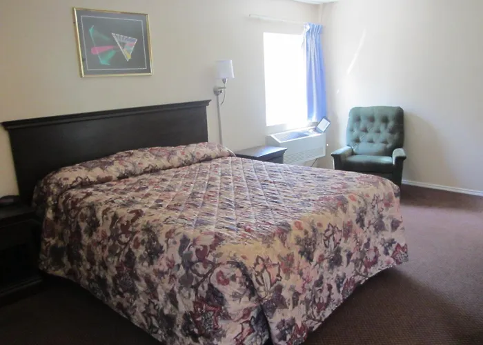 Super 8 By Wyndham Lubbock Civic Center North
