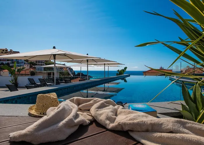 Pestana Fisherman Village