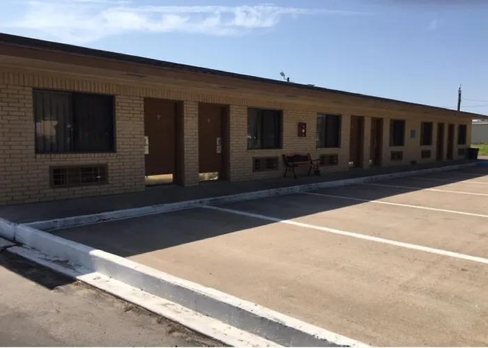 Hebbronville Executive Inn