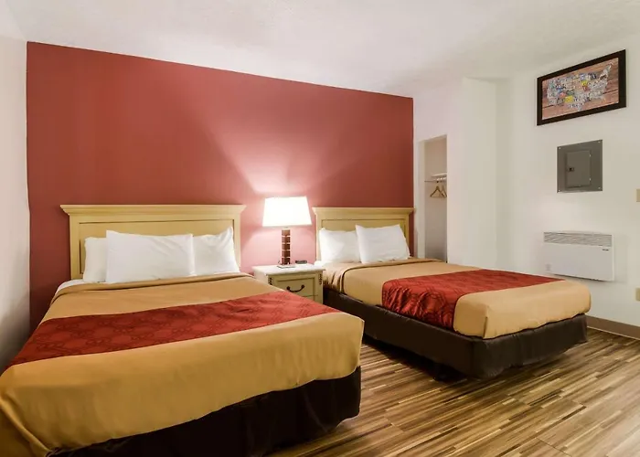 Econo Lodge Inn & Suites Lake Harmony - Pocono Mountains Area