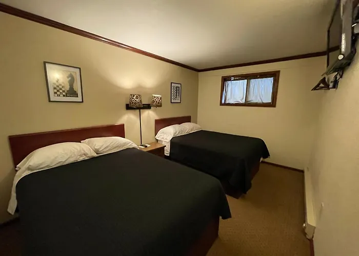Highland Court Motel