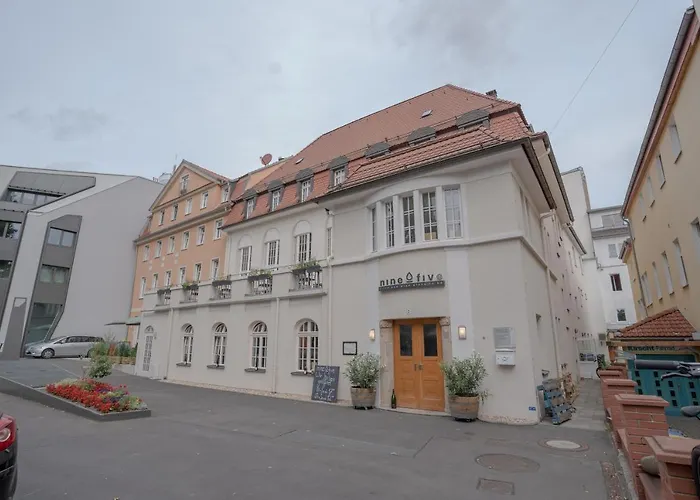 Nineofive Hotel