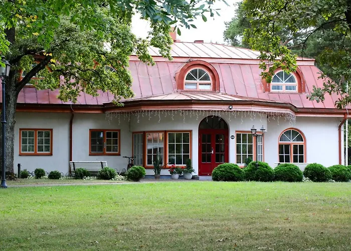 Saka Manor