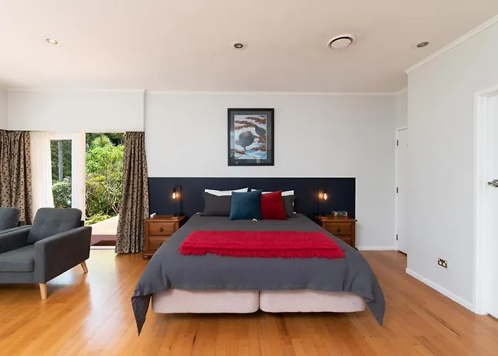 Pateke Lodge