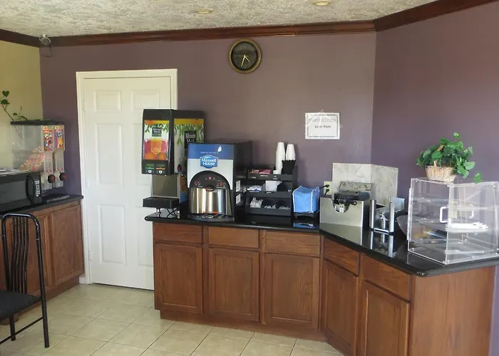 Americas Best Value Inn & Suites Hempstead