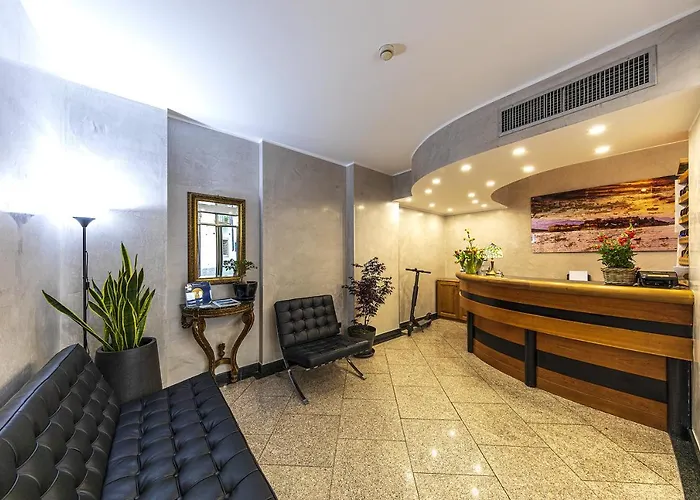 Intra Hotel
