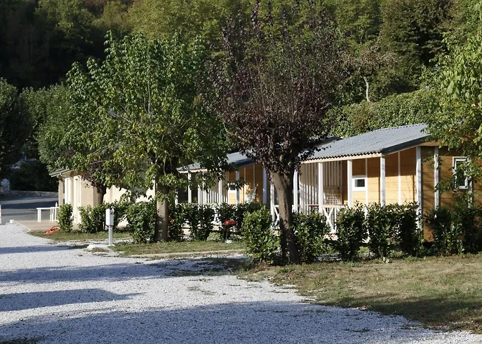Camping Le Jardin: Riverside Nature Retreat