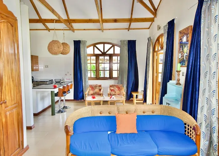 La Petite Maison And Sea Splash