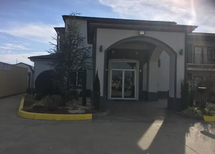 Muskogee Inn And Suites
