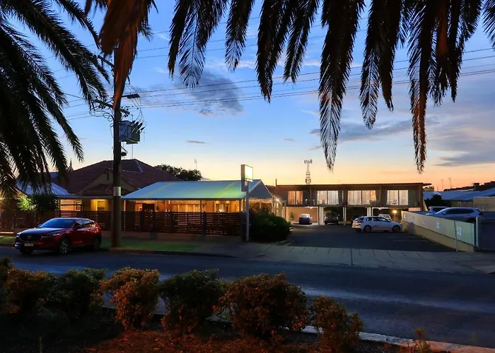 Court Street Motel