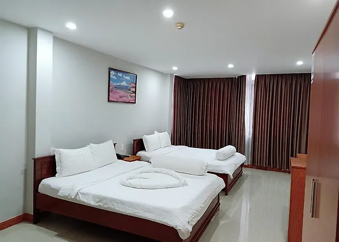 Rich Hotel