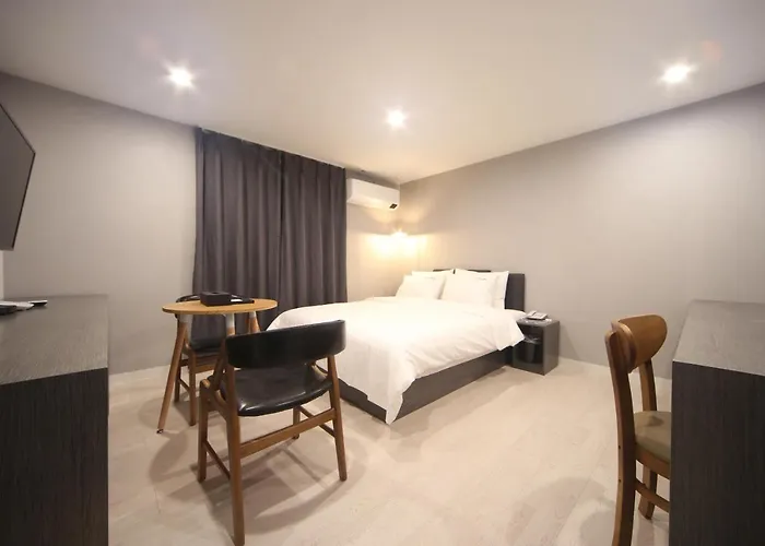 Haru Hotel