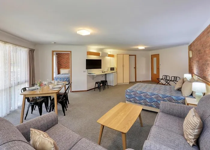 Tooleybuc Club Motor Inn