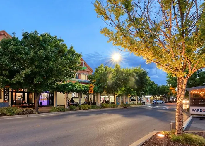 Broadway Hotel
