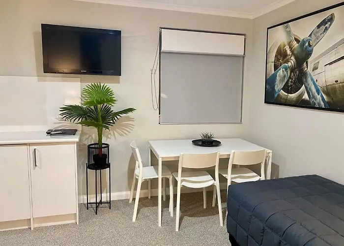 Estelle Kramer Motel