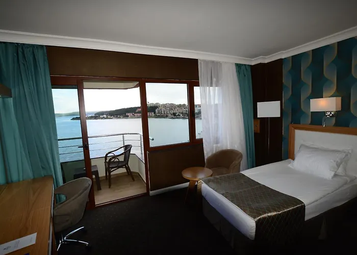 Akol Hotel