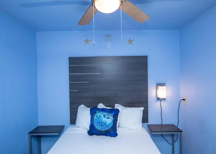 Aqua Breeze Inn