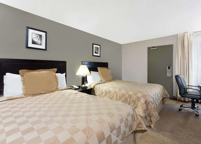 Howard Johnson Inn Cleveland Airport