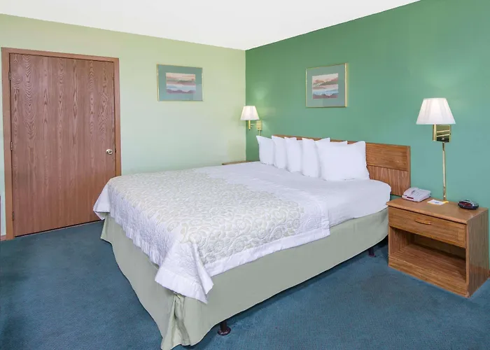 Days Inn By Wyndham Mountain Grove