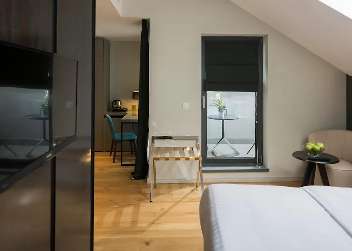 Livris Hotel