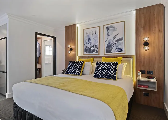 Bluegum Dubbo (Adults Only)