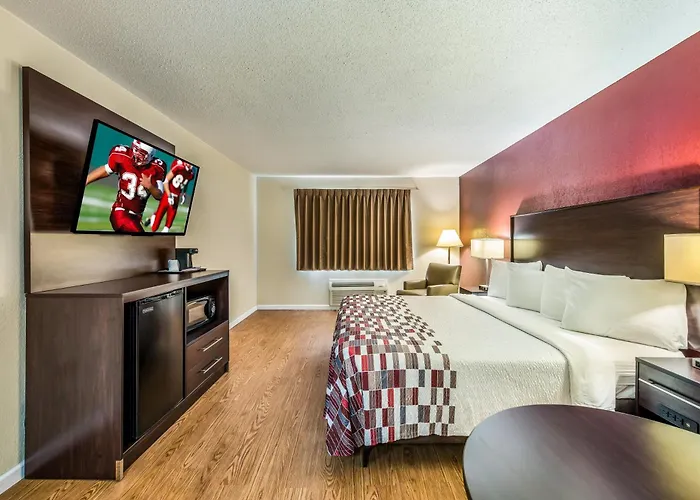 Red Roof Inn & Suites Wapakoneta