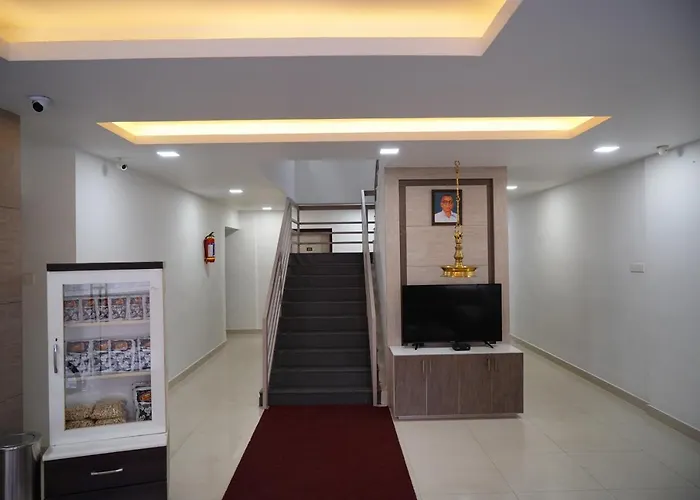 Chandra Inn