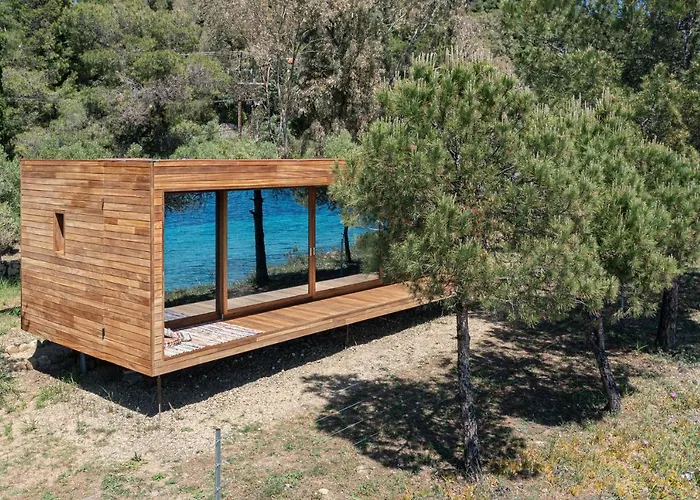 Ihouse Nea Skioni