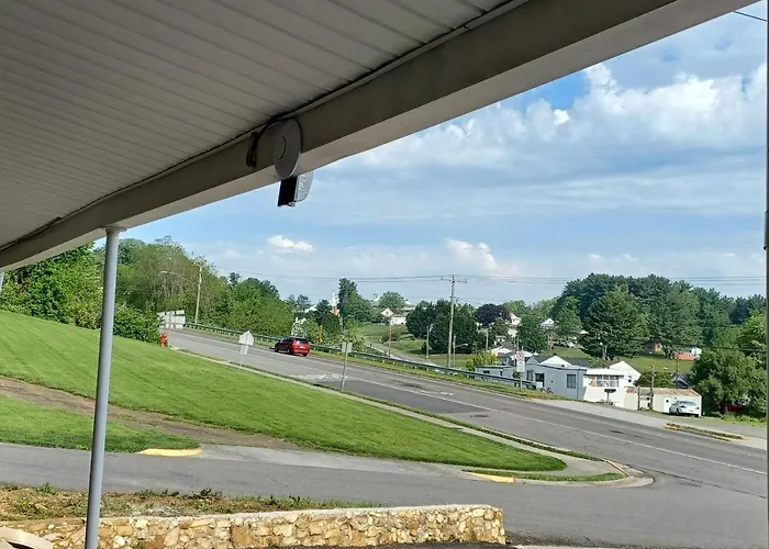 Knob Hill Motor Lodge