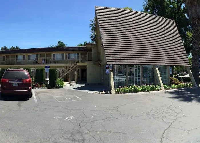 Discovery Inn