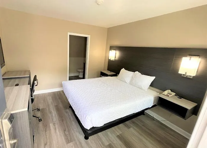 Shangri-La Motel