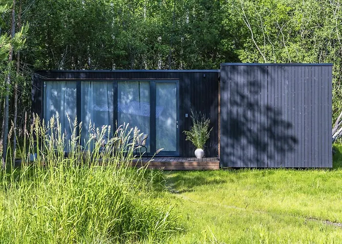 Modern And Specious Riverside Cabin With Hot Tub