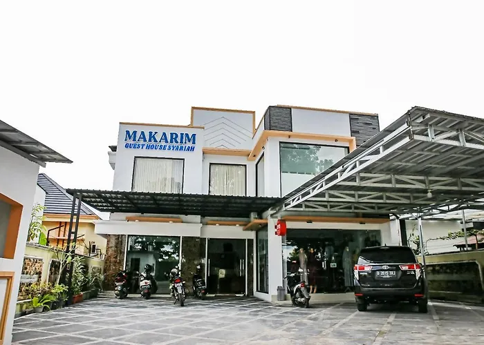 Oyo 90221 Makarim Guest House Syariah