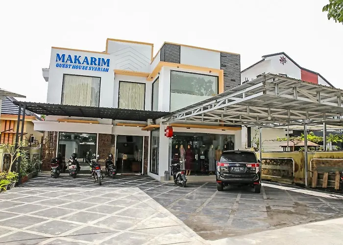 Oyo 90221 Makarim Guest House Syariah