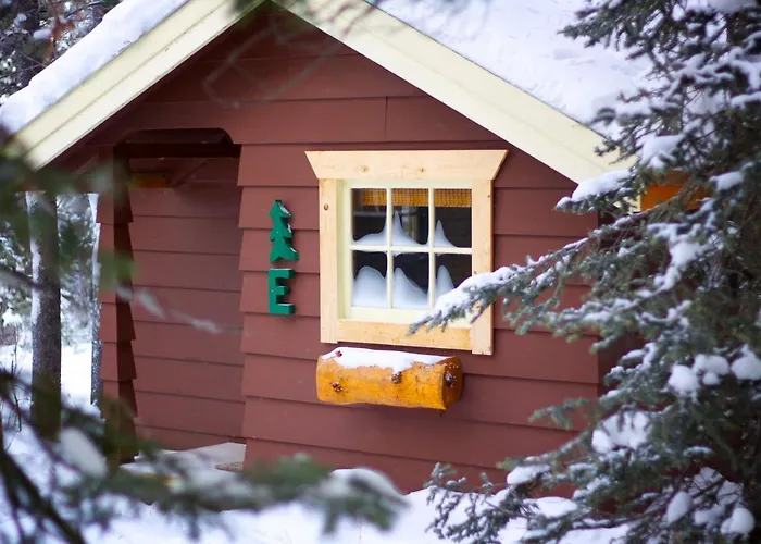 Storm Mountain Lodge & Cabins