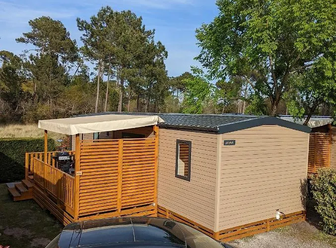 Koyobalys: Luxe Beachside Bungalow at 5-Star Lac Biscarrosse Camping