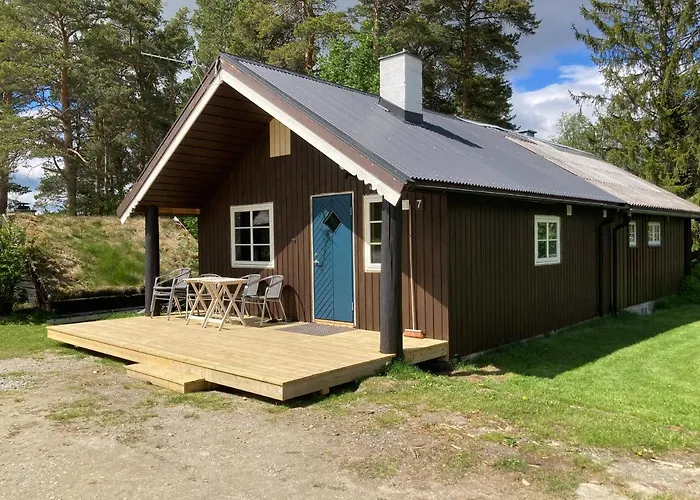 Roste Hyttetun Og Camping