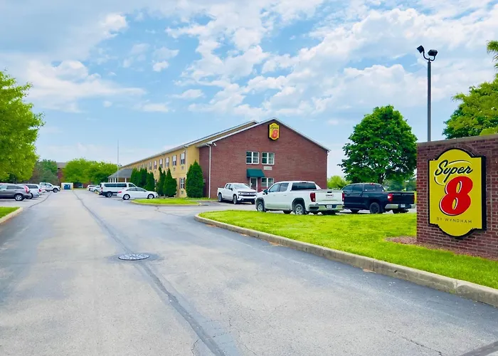 Super 8 By Wyndham Maumee Perrysburg Toledo Area
