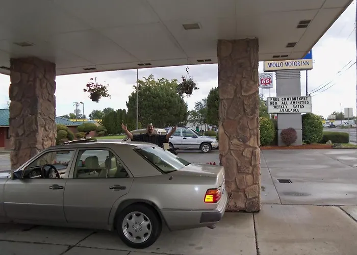Apollo Motor Inn