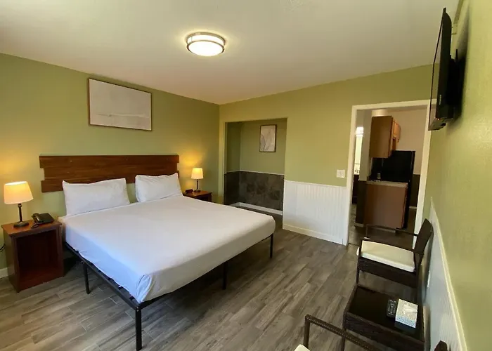 Europa Inn & Suites