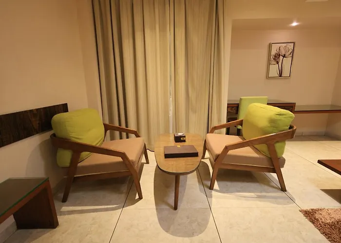 Hotel Rs Exclusive Stay & Fine Dine - Near To Akola Junction